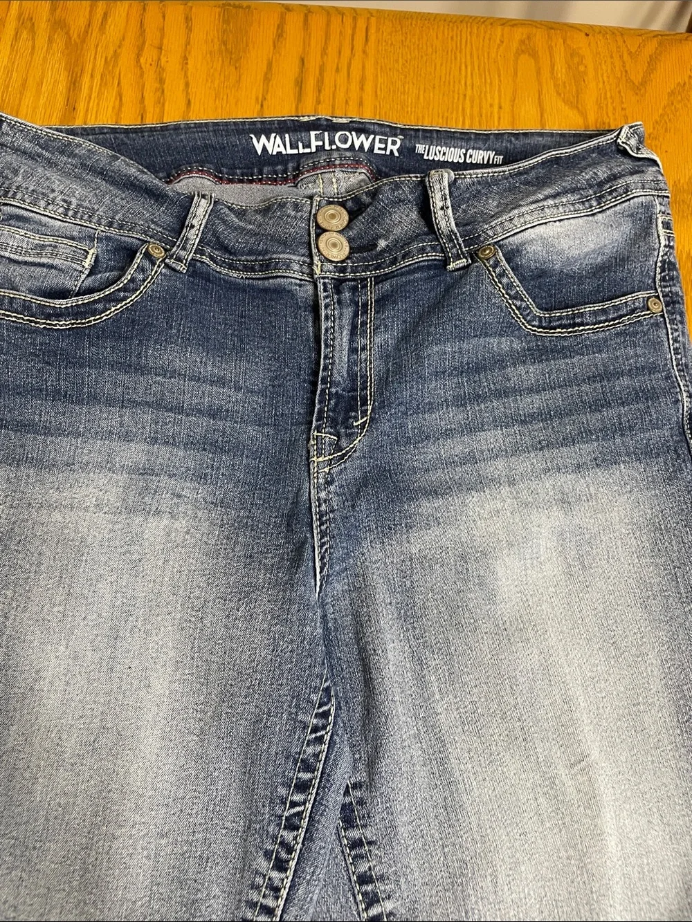 Wallflower Luscious Curvy Fit Light Blue Cropped Jeans Cuffed Juniors Size 13